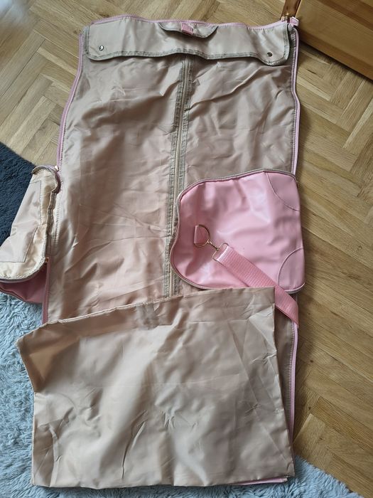 Нов сак от розова изкуствена кожа