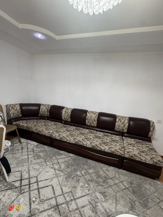 диван угловой в хорошем состоянии