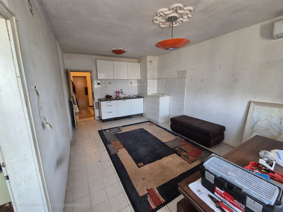 Апартамент в кв. Чайка – отлична локация и потенциал за модерен дом