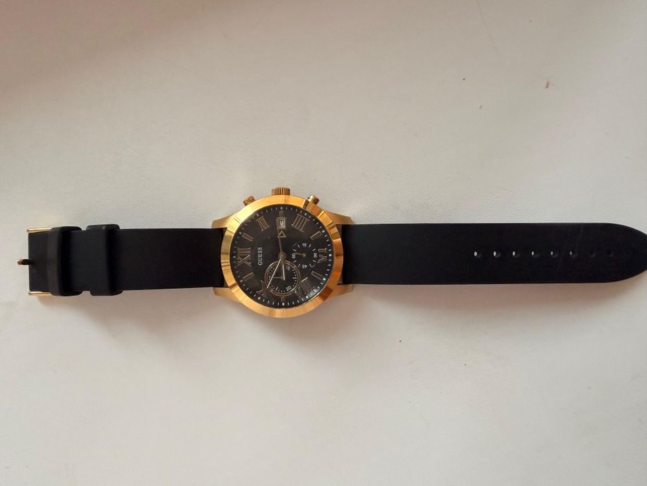 Часы GUESS в очень хорошем состоянии