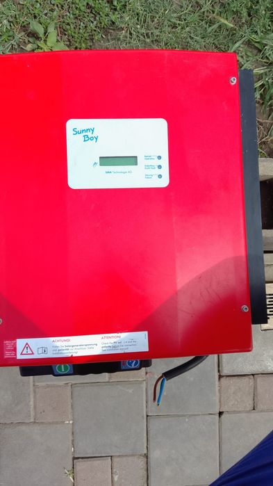 Vând invertor monofazat  doua buc 5 kw și  4 kw SMA SUNNY BOY