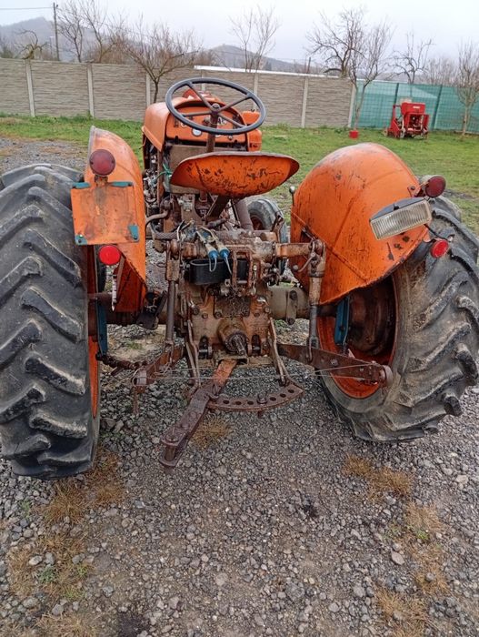 Vând tractor fiat 312
