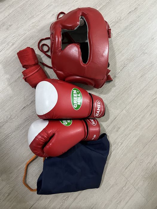 Боксерский набор Green Hill: перчатки 10 oz + шлем + бинты