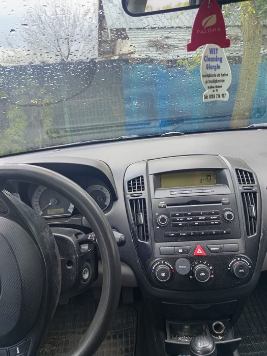 Vând kia ceed Masina întreținută! Personala AC funcțional 4 geamuri