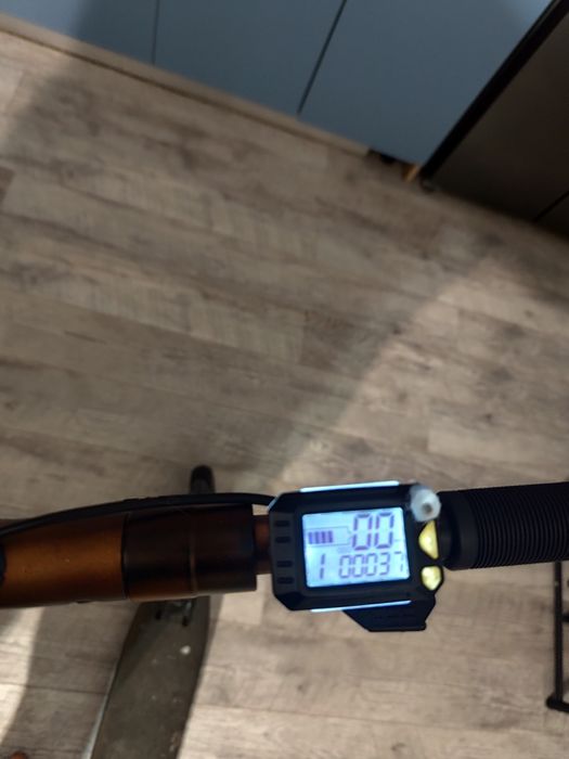 Trotineta Goodyear cu mânere pliabile