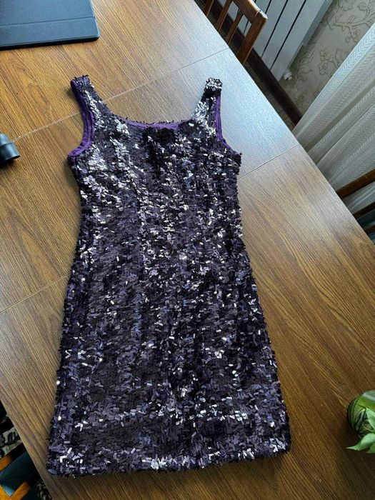 Продам платья и костюм