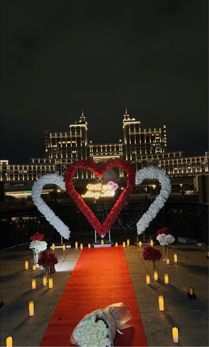 Холодный фонтан, надпись Happy Birthday, белая сердце на день рождения