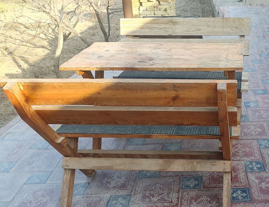 Стол стул сотилади арзонга беривораман