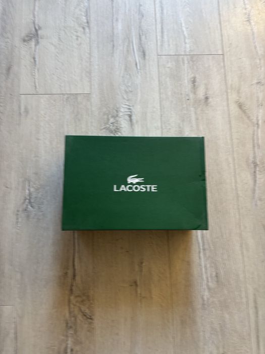 Обувки на Lacoste