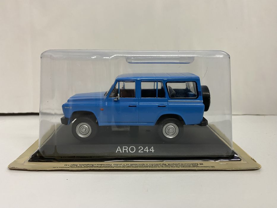 ARO 244 machetă auto scara 1:43(9 cm) Deagostini