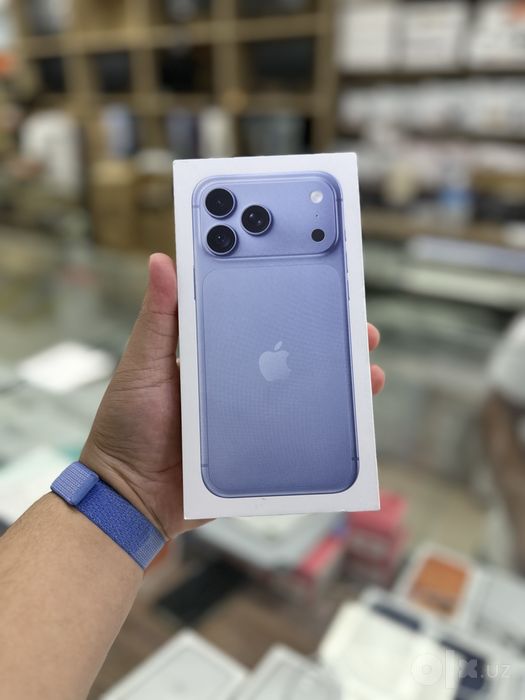 iPhone 18 Pro Max  256 Glacier