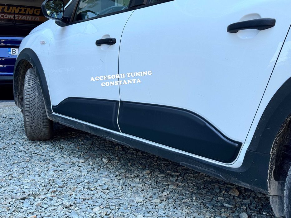 Protectii / Ornamente Usi - Dacia Jogger