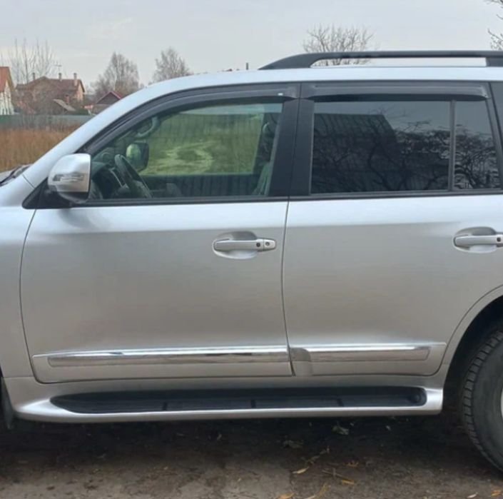 Облицовка Тойота LC200