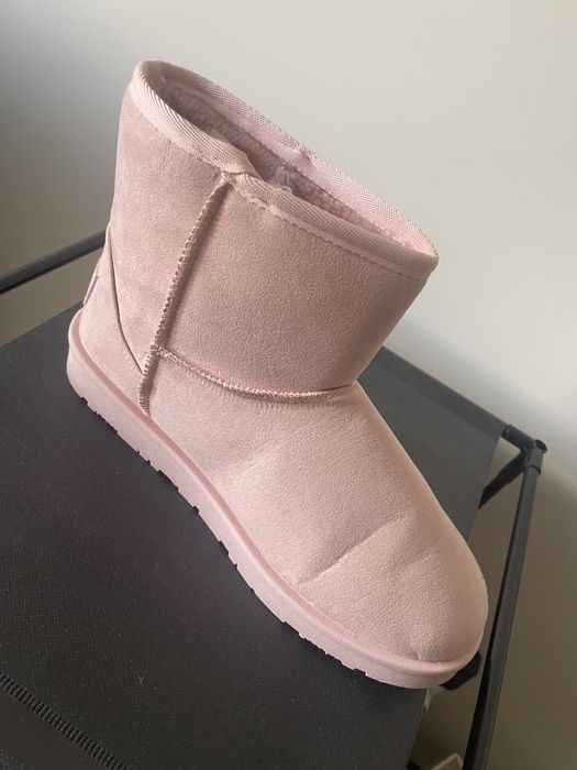 Розови ботушки