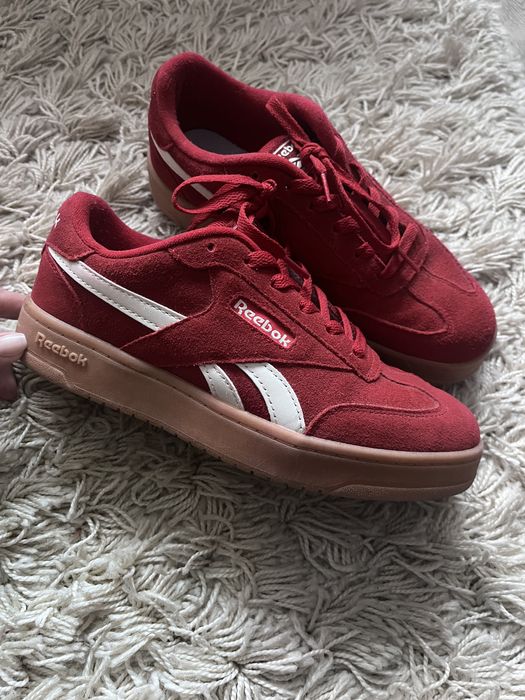 Дамски кецове Reebok от естествен велур