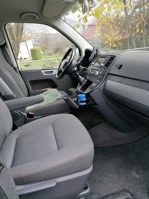 Vând Volkswagen MultiVan cu motorizare de 2.5 TDI