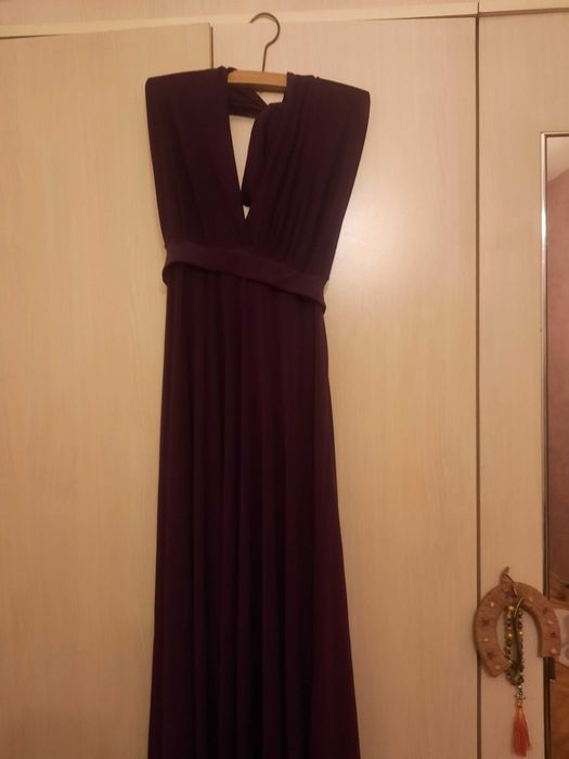 Vând rochii elegante pentru evenimente