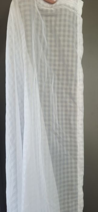 Бели прозрачни пердета с перделък