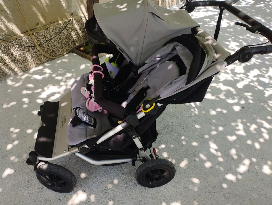 Продавам бебешка количка Mountain buggy