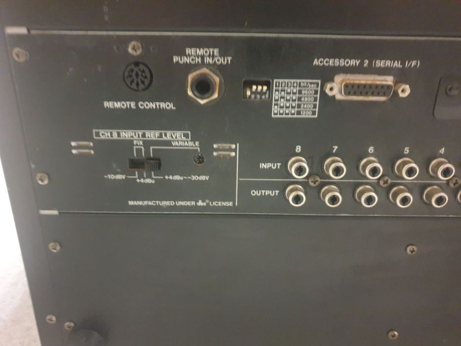 Колекционерки ролков магнетофон Tascam TSR 8 
4 transistor portable ta