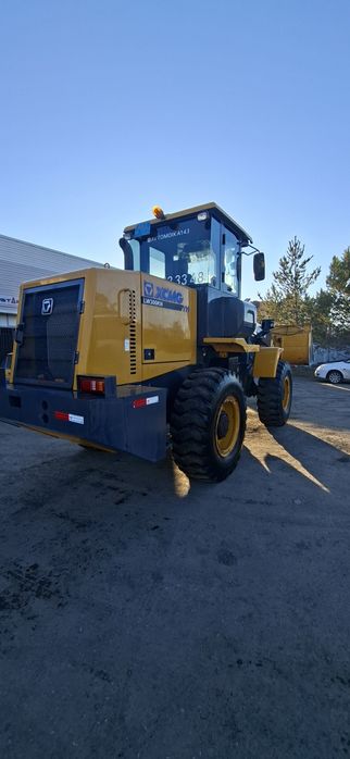 Продам фронтальный погрузчик 300KN