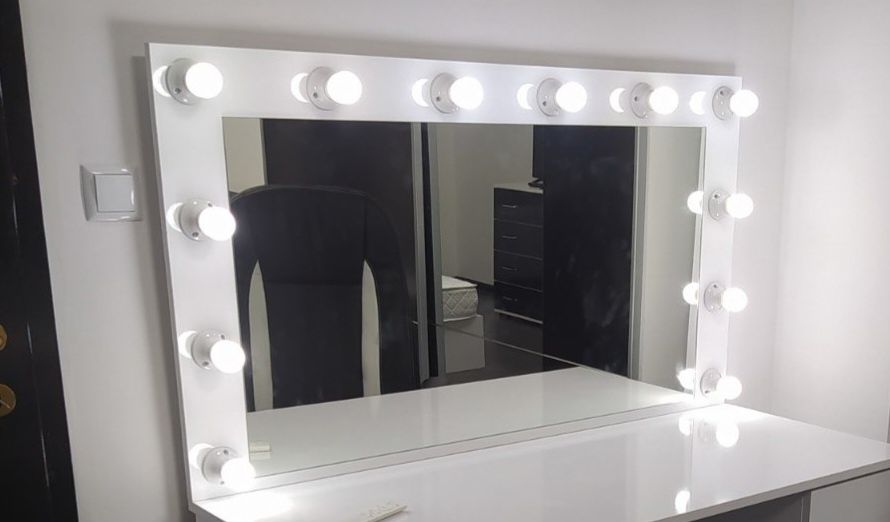 Огледало с осветление тип Hollywood – стил, светлина и лукс