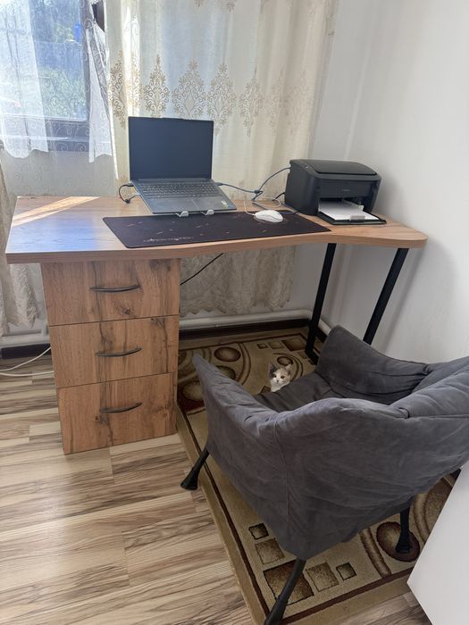 Продам письменный стол
