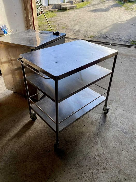 Vand Cărucior profesional INOX – 3 rafturi, pe rotile,