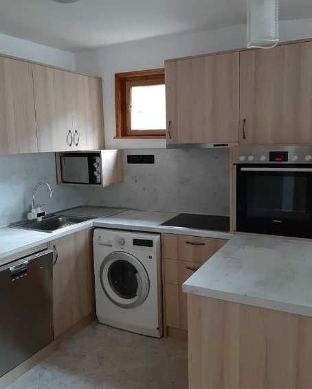 Дава се под наем Тристаен апартамент в Бургас, Център - 100 кв.м за 242.25 € - Снимка #1