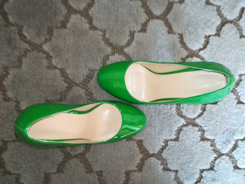 pantofi dama verzi - marimea 35/36 - 50lei