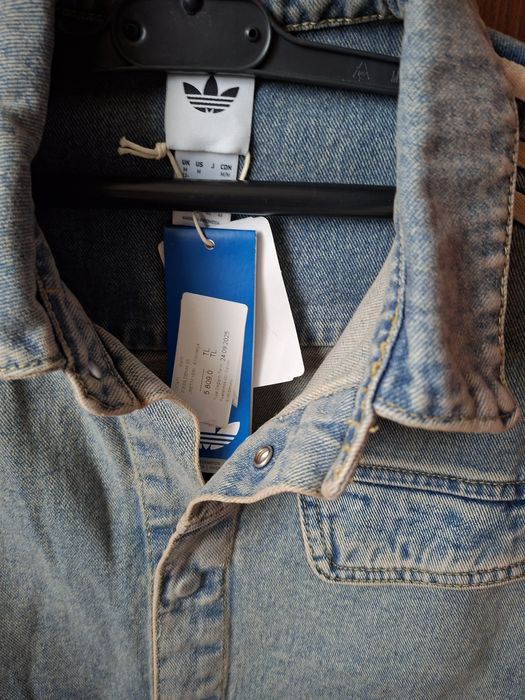 Дамско яке на Adidas и риза