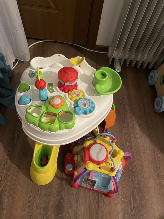 Jucarii interactive bebelus 0-1 an