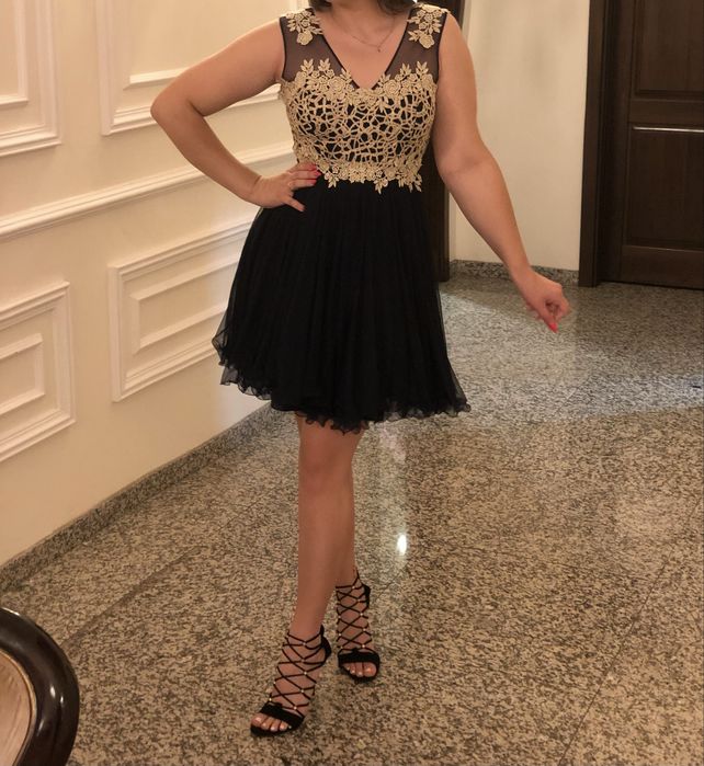 Vand rochita pentru diferite evenimente