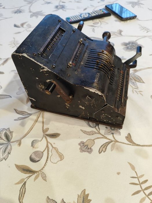 Сметачна машина Brunsviga