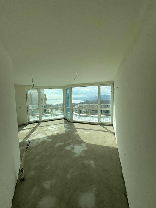 Продава се Тристаен апартамент в Бяла - 97 кв.м за 1400 €/кв.м - Снимка #1