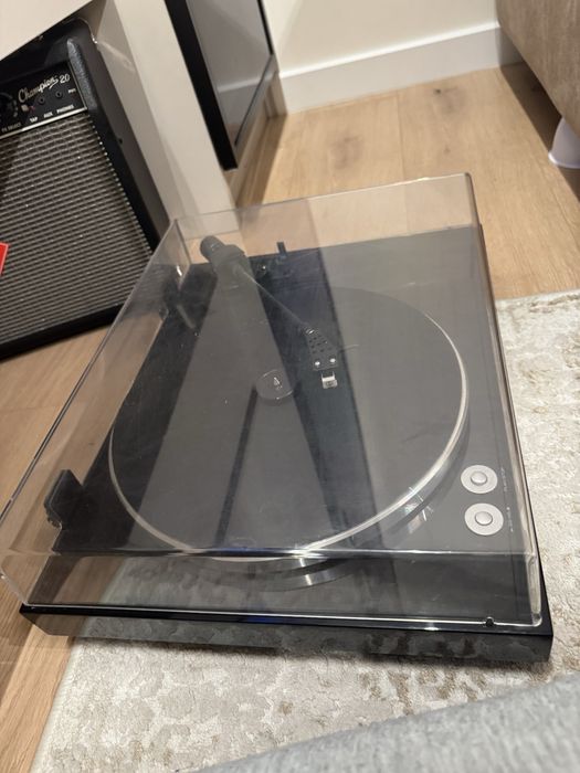 Виниловый проигрыватель yamaha