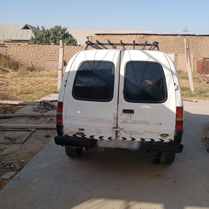 Ford escord sotiladi yili 1992