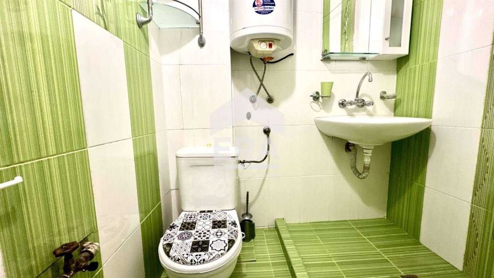 Продава се Тристаен апартамент в Варна, Център - 80 кв.м за 892 €/кв.м - Снимка #8