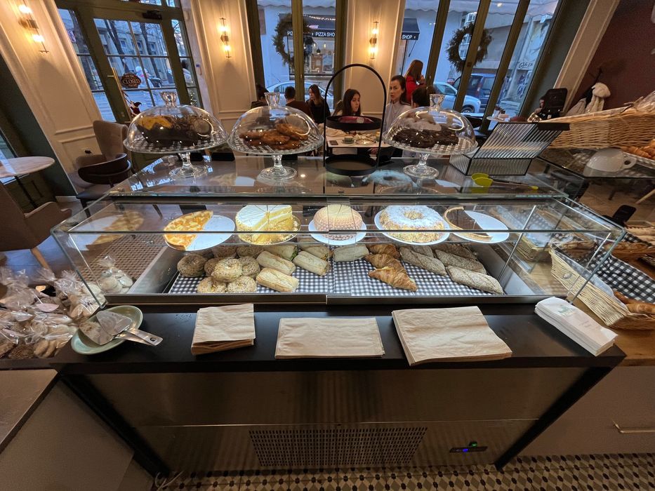 Експозиционна  хладилна витрина