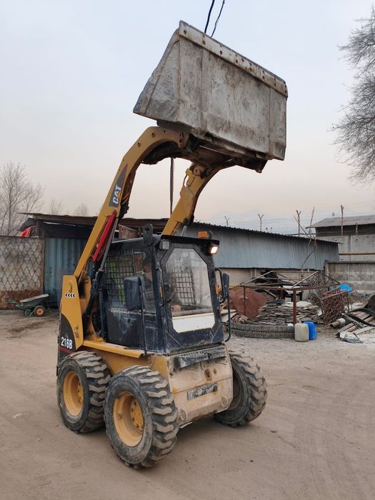 Мини погрузчик CAT 216 B продам