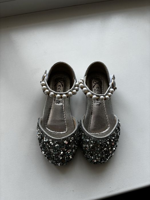 Продам детские туфельки