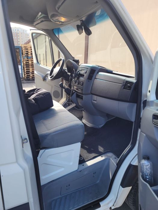 Volkswagen Crafter 2.5 TDI 120 CP – Dubă
