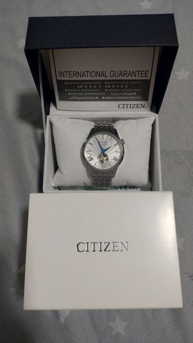 Vând ceas Citizen automatic, geam safir