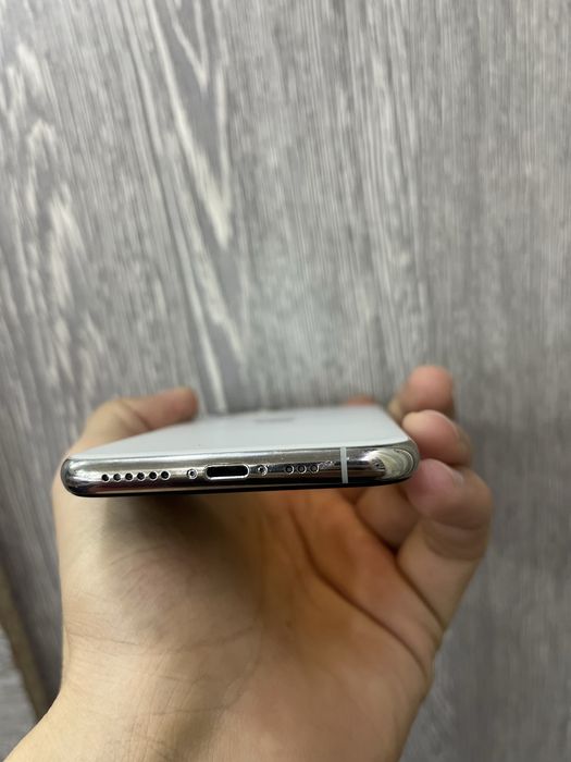 IPhone 11 Pro 64GB        .