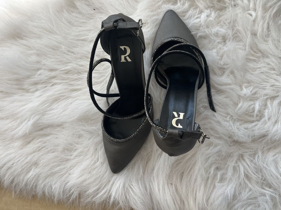 Официални токчета