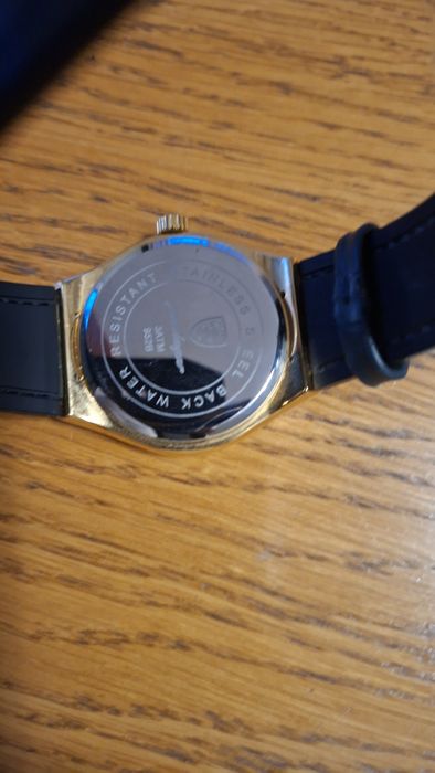 Чисто нов мъжки часовник