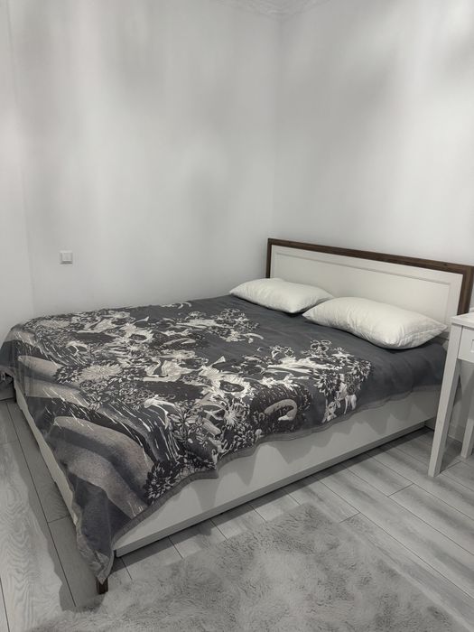 Продам Двуспальную кровать