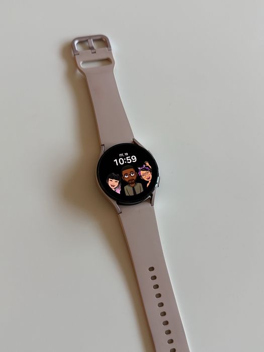 Продавам Samsung Galaxy A53, Watch 4, Buds Live