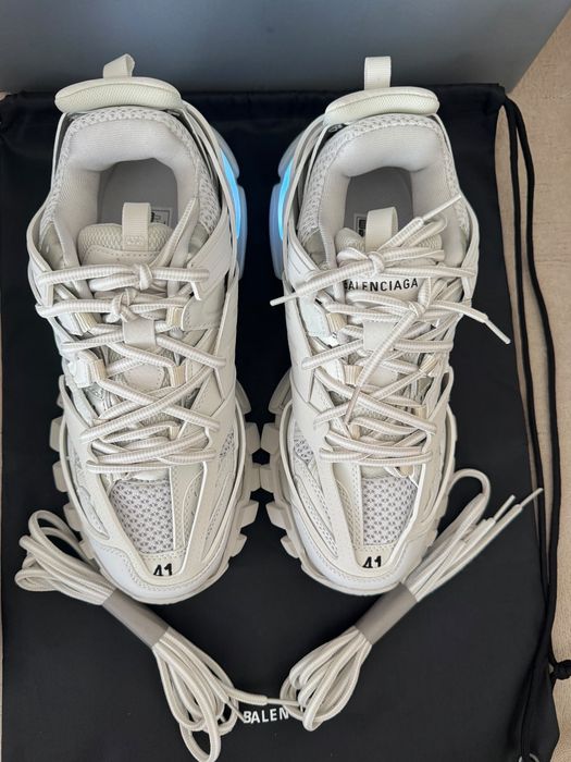 balenciaga track led