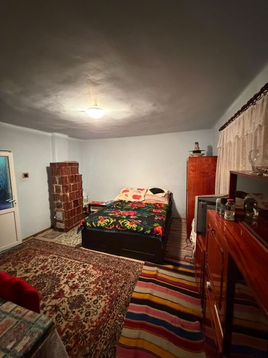 Casa de vănzare la țara